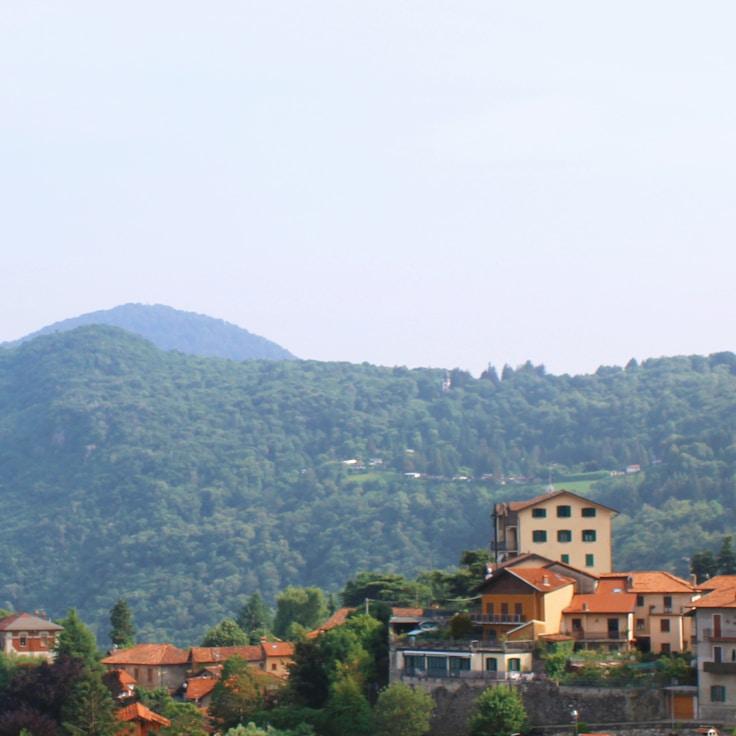Outdoor terrace seating suitable for families in Amsterdam